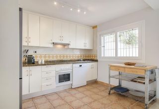 Preciosa casa adosada junto al mar con vistas