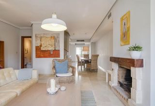 Preciosa casa adosada junto al mar con vistas