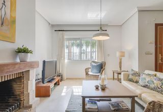 Preciosa casa adosada junto al mar con vistas