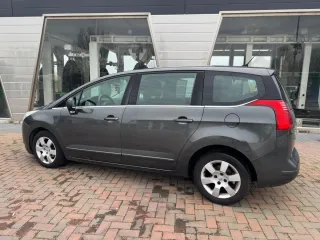 Peugeot 5008 2013