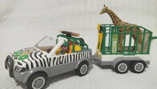Coche Zoo Playmobil con remolque y jirafa