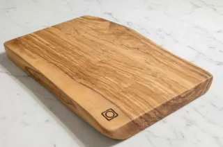 Tagliere in legno di ulivo massiccio
