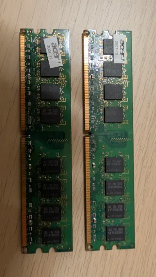 2x 1GB DDR2 Samsung PC2-5300U RAM