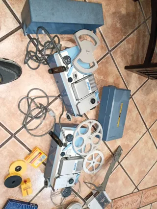 2 Proyectores Ricoh y Cintas