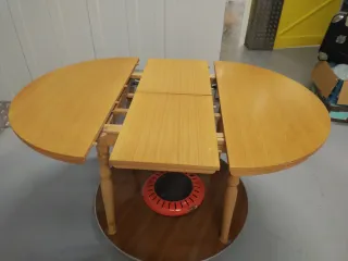 Mesa extensible de madera