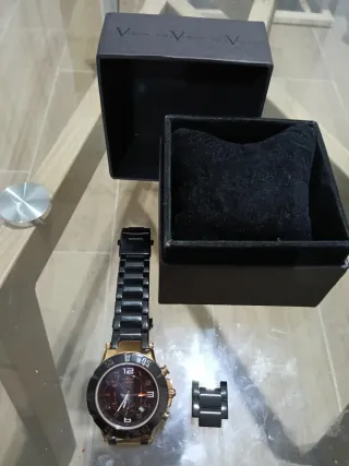 Reloj Paul Versan Negro y Dorado