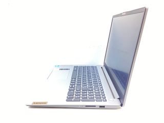 pc portatil lenovo 82lx