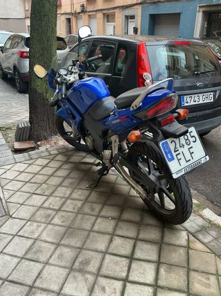 Honda CBR 125 R sportbike azul