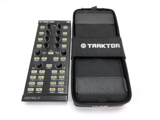 mesa mezclas traktor kontrol x1