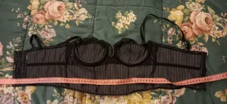 Bustino con pizzo e righe