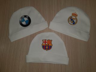 Gorritos bebé con escudos equipos fútbol y BMW
