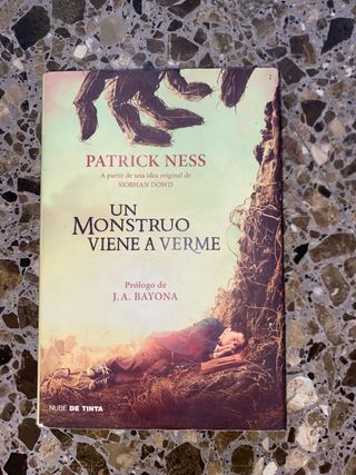 Libro de Un monstruo viene a verme