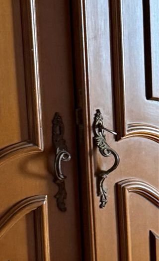 Armario clásico madera maciza en Bolbaite