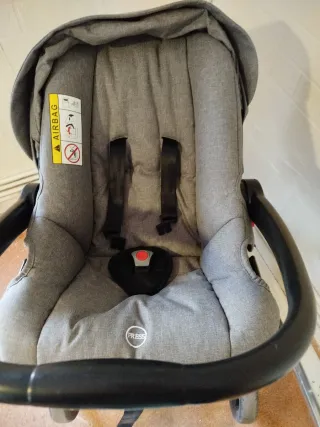 Cochecito de bebé y silla de coche