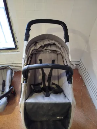 Cochecito de bebé y silla de coche