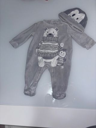 Tutina neonato con cappello abbinato