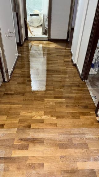 instalación suelo laminado/acuchillado y barnizado