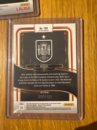 4 numeradas - Panini Select (incluye Rodri España)
