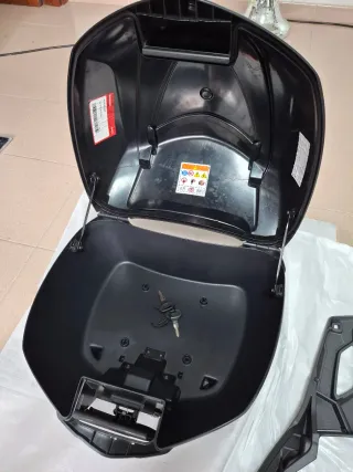 Baúl y Soporte Original Honda