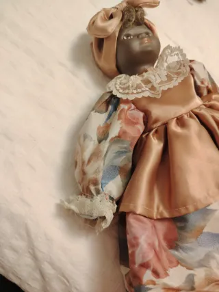 Muñeca porcelana cuerpo trapo 45 años