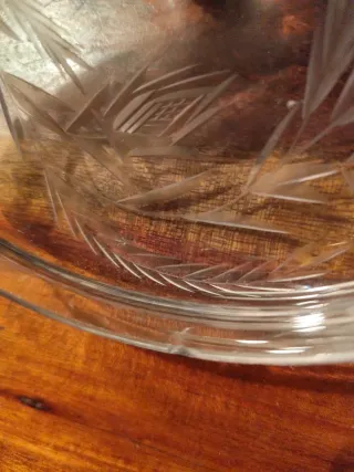 Bombonera antigua de cristal tallado