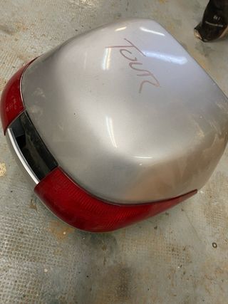 Baúl 32L con cerradura (sin llave)