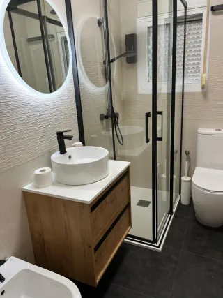 Se alquila piso exterior (completamente reformado)