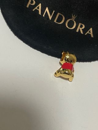Charm Pandora Winnie the Pooh Dorado y Rojo