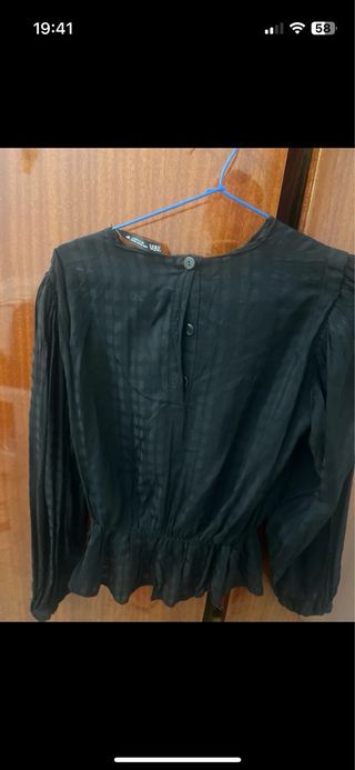 Blusa Zara manga larga negra