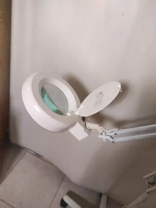 Lámpara lupa Velleman con ruedas