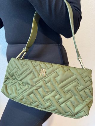 Bolso Tommy Hilfiger acolchado verde oliva