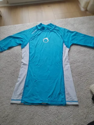 Camiseta licra protección solar 50 UVA