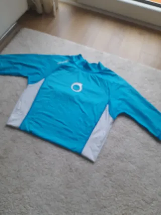 Camiseta licra protección solar 50 UVA