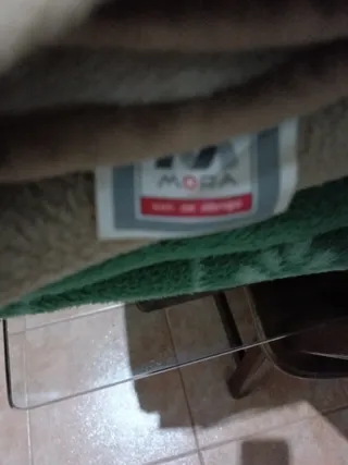 Manta marca Mora, color Verde de matrimonio