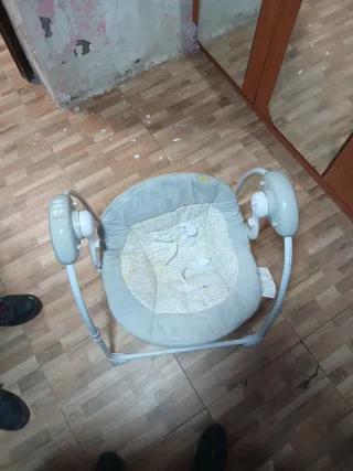 Mecedora para bebé gris