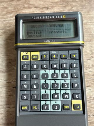 Psion Organiser II modelo LZ64