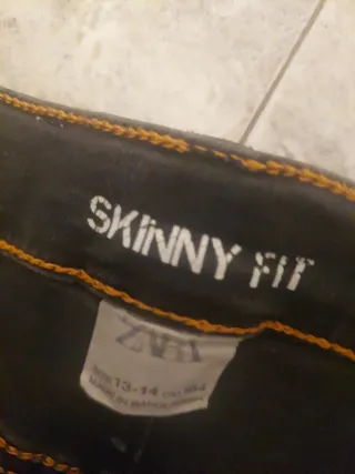 Pantalón tejano negro