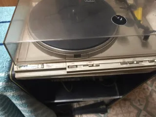 Equipo de música 70s con mueble
