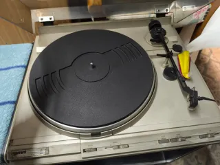 Equipo de música 70s con mueble