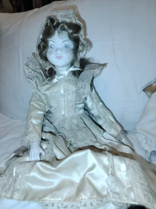 Muñecas de porcelana, juntas o por separado