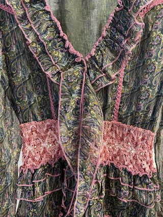 Vestido Savage Culture volantes rosa negro XS