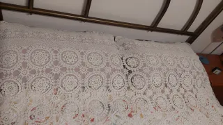 Colcha de ganchillo hecha a mano