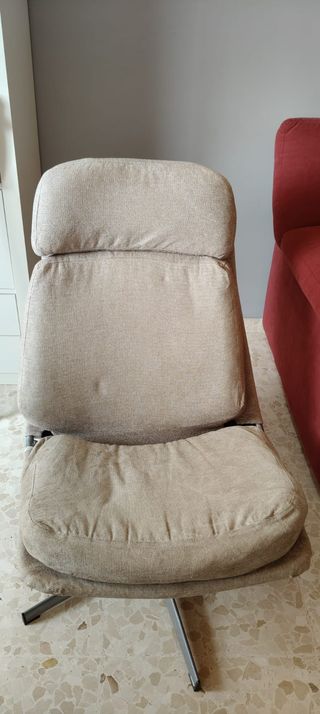 Sofá Ikea lavable Tela Beige y estructua de metal