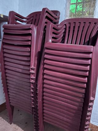 40 Sillas Rojas de Plástico