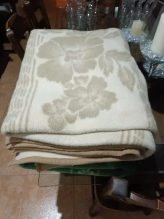 Manta Mora Matrimonio Cálida Fleece Beige