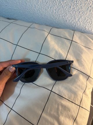 Gafas de sol Ray-Ban azul oscuro