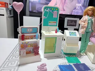 Barbie Doctora Completa