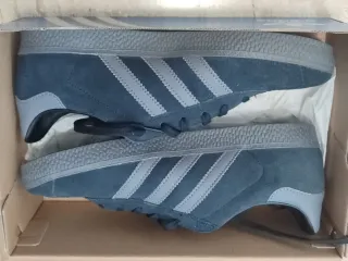 Zapatillas Adidas Gazelle Negras y Grises