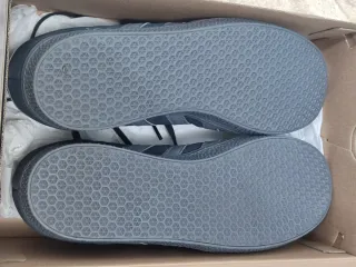 Zapatillas Adidas Gazelle Negras y Grises