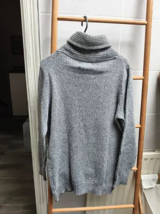 Jersey gris cuello alto